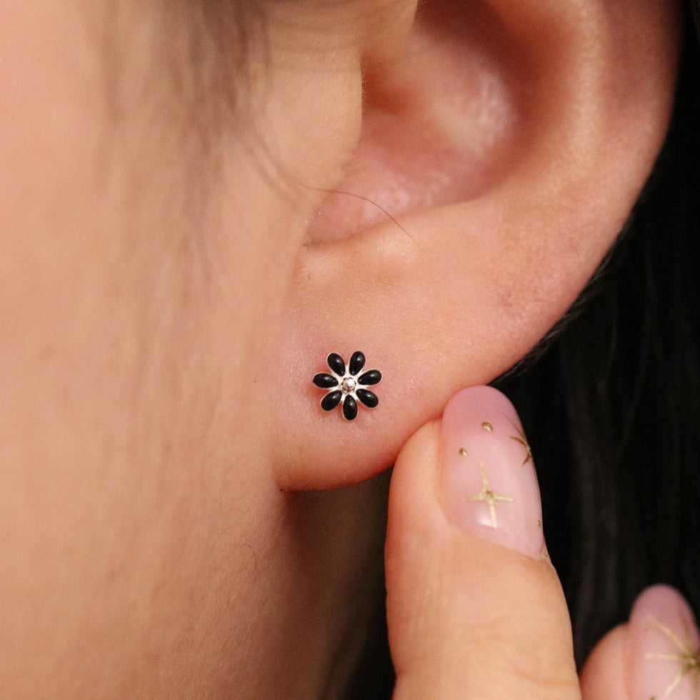 Colour daisy earirngs-1