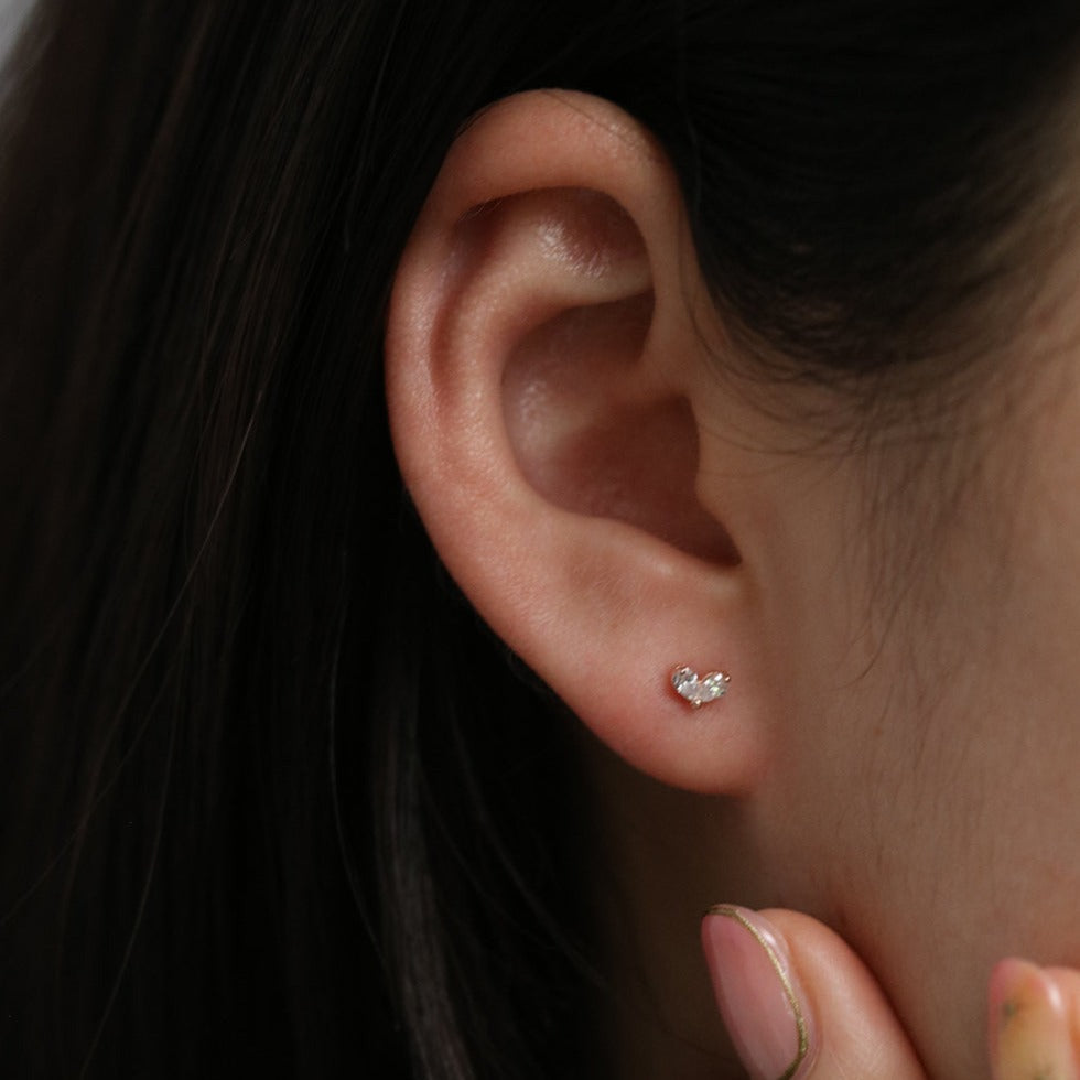 Tiny leaf stud earrings-2