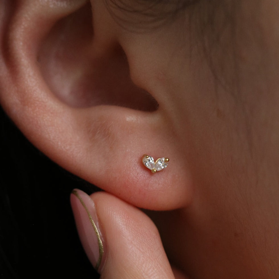 Tiny leaf stud earrings-1
