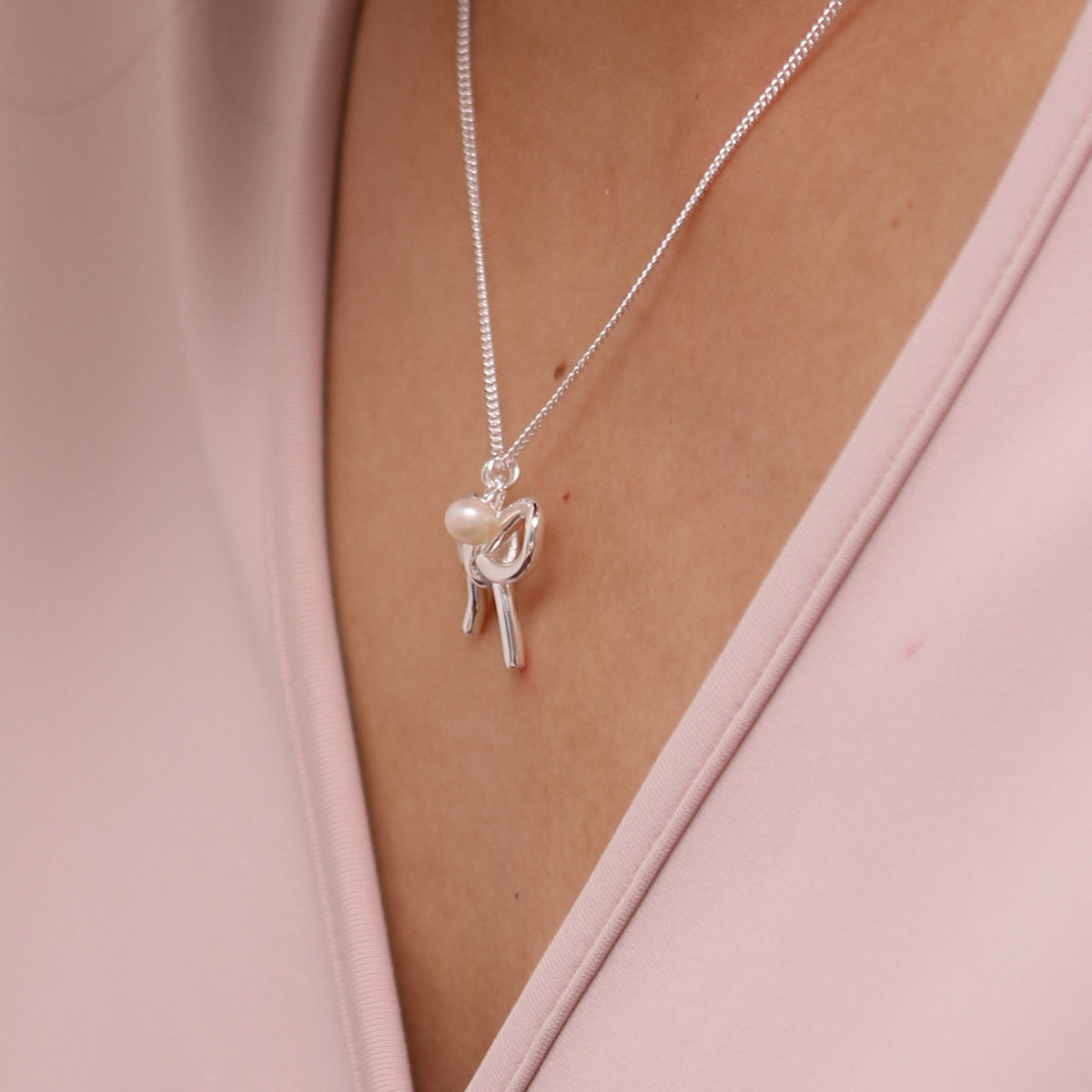 Pearl bow necklace-1