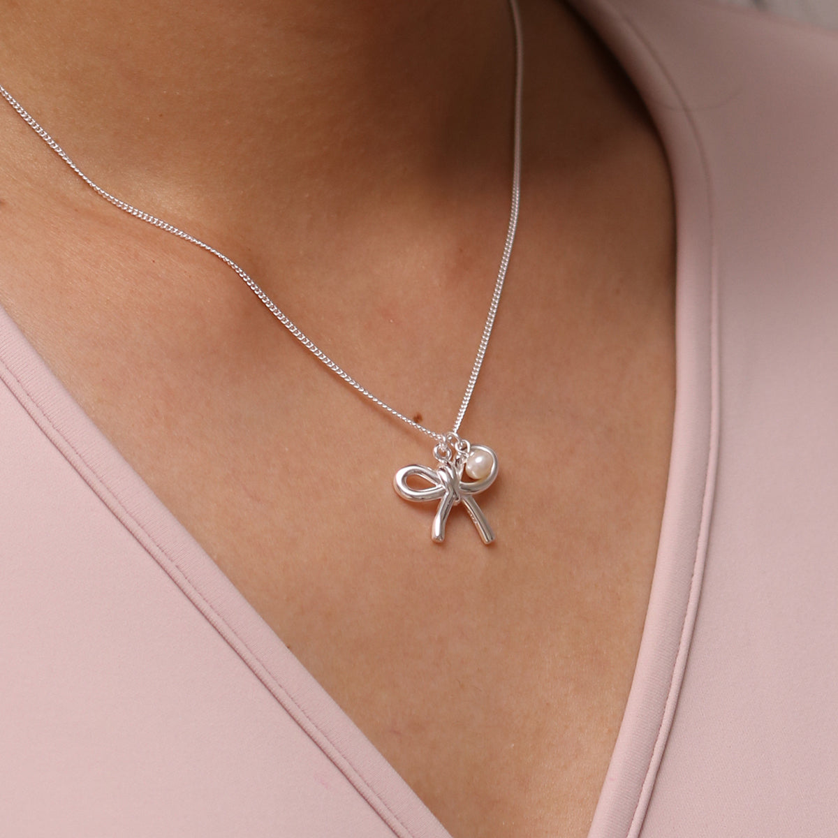 Pearl bow necklace-2